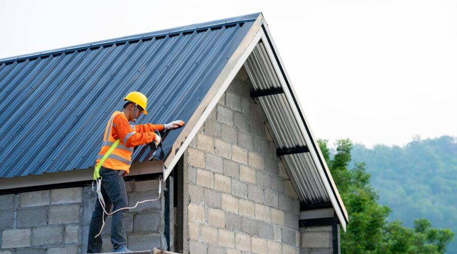 Professional gutter cleaning in Duffield, VA